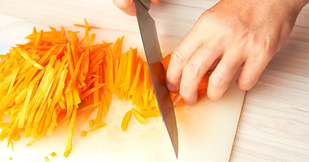 How To Cut Carrots Into Thin Strips? Easy StepByStep Madam Ng Recipe